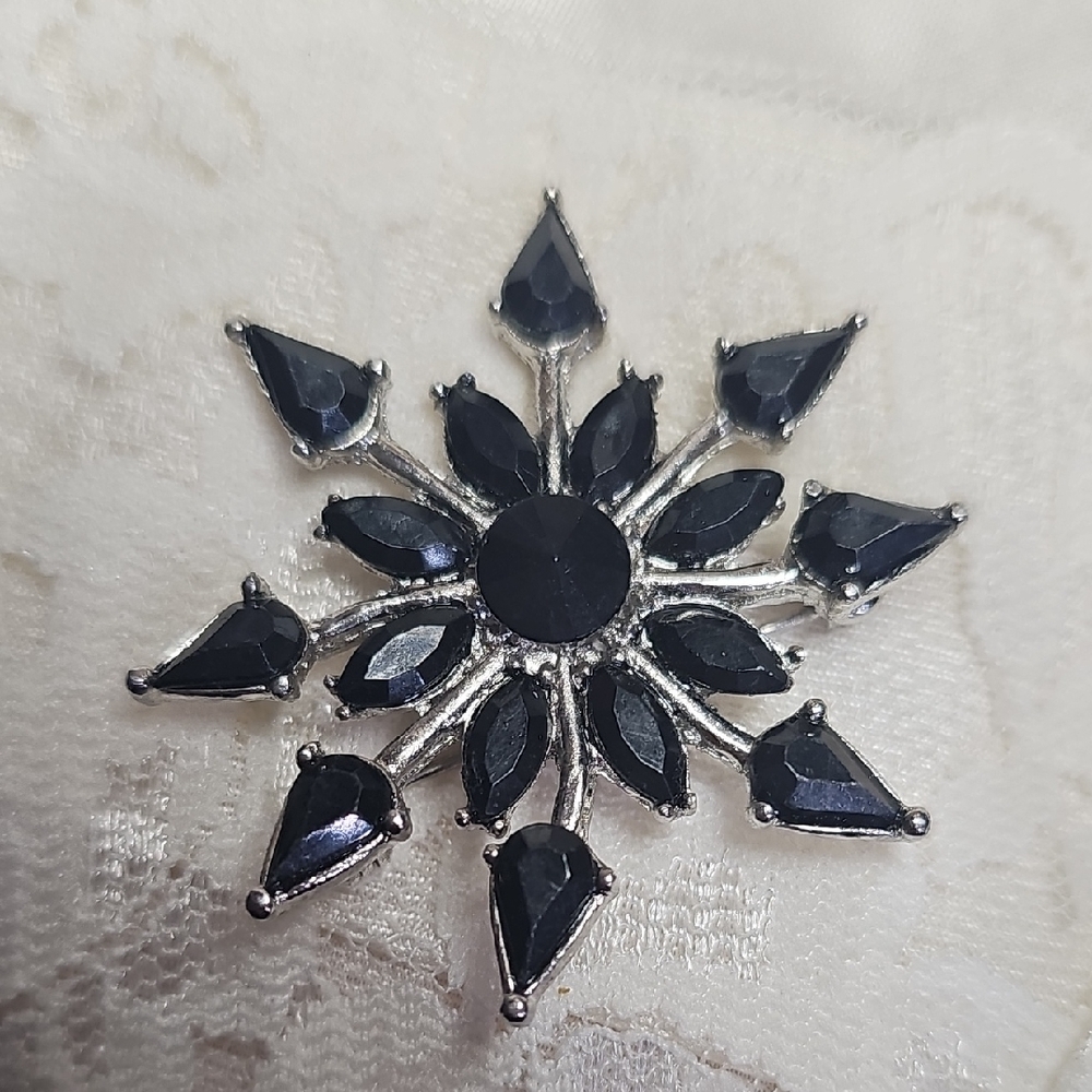 Black & Silver Sunburst Pin. Size 2x2